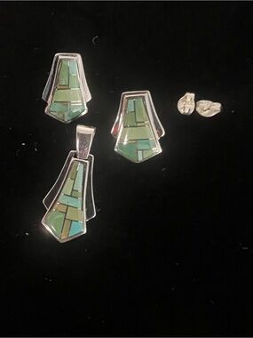 925 STERLING SILVER SIGNED GREEN TURQUOISE INLAY PENDANT AND EARRINGS SET
